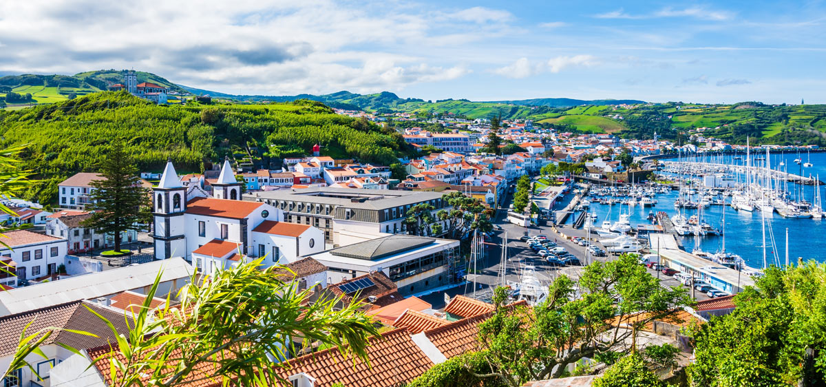 Die Horta Marina auf den Azoren – ein traditionsreicher Treffpunkt für Segler aus aller Welt.