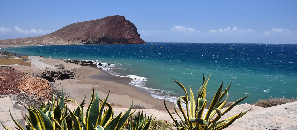 Yachtcharter Kanaren – segeln Sie entlang Teneriffas Küste und erleben Sie unvergessliche Atlantik-Momente.